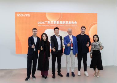 桌椅闪耀广州家博会创新设计摘双奖！开元棋牌app三朗FINN系列餐(图4)